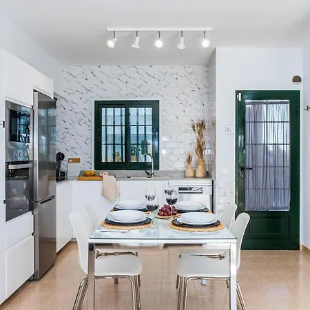 Holiday home Casa Evelyn Piscina Climatizada Playa Blanca (Lanzarote)