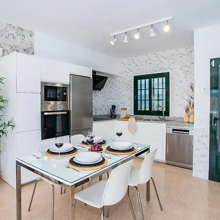 Casa Evelyn Piscina Climatizada Tatil Evi
