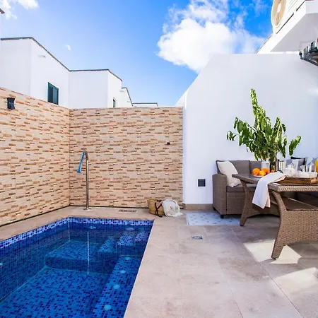 Casa Evelyn Piscina Climatizada Tatil Evi Playa Blanca