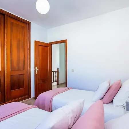 Casa Evelyn Piscina Climatizada 度假居 普拉亚布兰卡