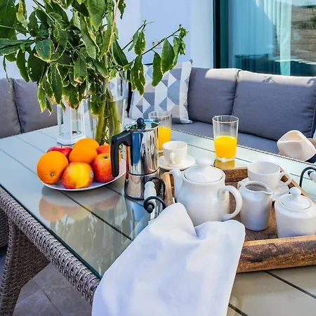 Casa Evelyn Piscina Climatizada 普拉亚布兰卡