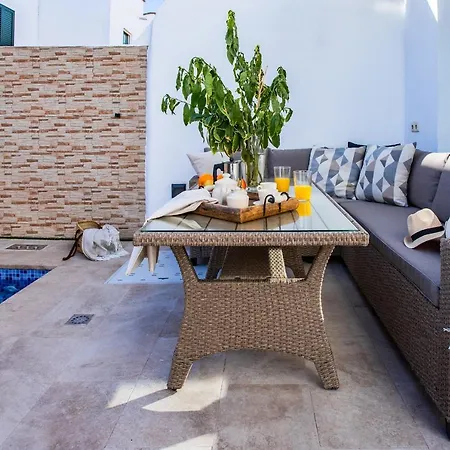 Casa Evelyn Piscina Climatizada * 普拉亚布兰卡