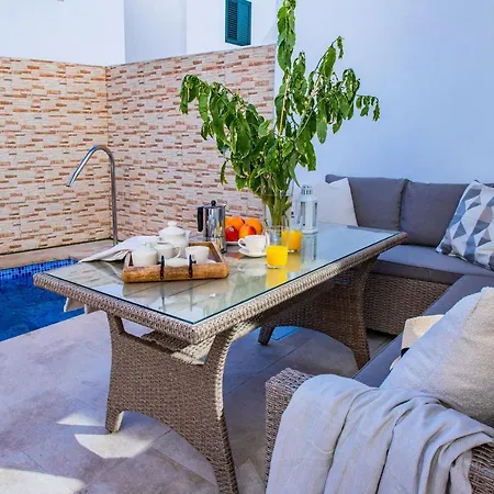 Casa Evelyn Piscina Climatizada 度假居