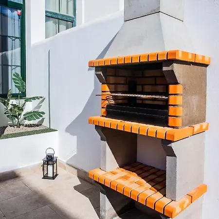 Casa Evelyn Piscina Climatizada 度假居 *