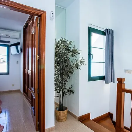 Casa Evelyn Piscina Climatizada 度假居 普拉亚布兰卡